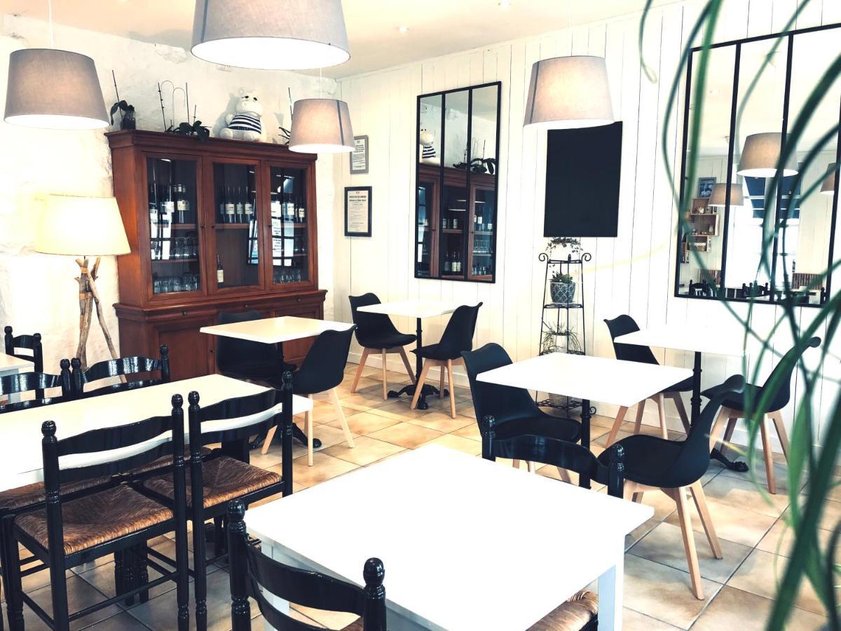 Hotel 2 Etoiles Et Restaurant Le Galet Bleu ฟูราส ภายนอก รูปภาพ